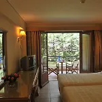 Курортный комплекс Negroponte 5*