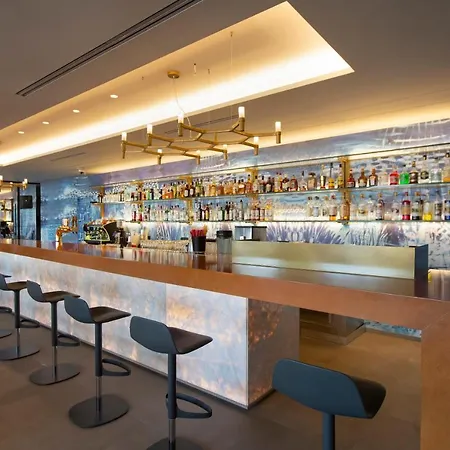 埃雷特里亚内格罗蓬特度假酒店 度假村 5*