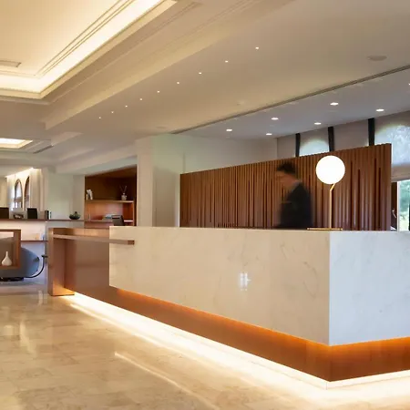 Negroponte Resort
