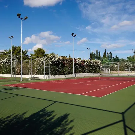 Negroponte Resort