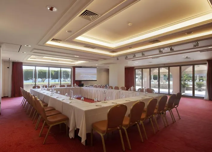 Θέρετρο Negroponte 5*