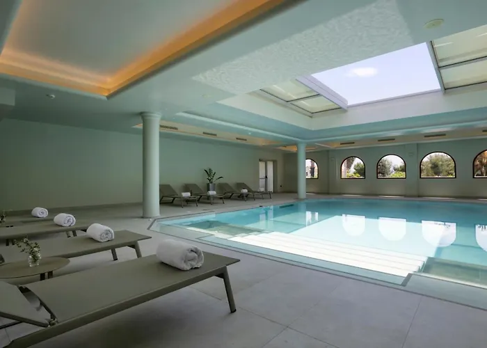 Θέρετρο Negroponte 5*